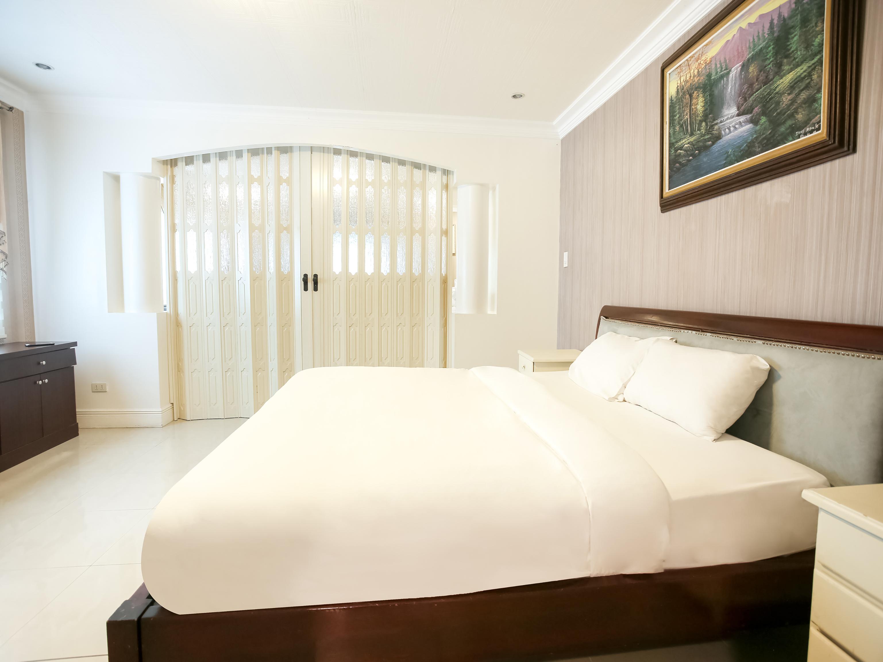 Hotel Euroasia By Bluebookers Angeles Luaran gambar