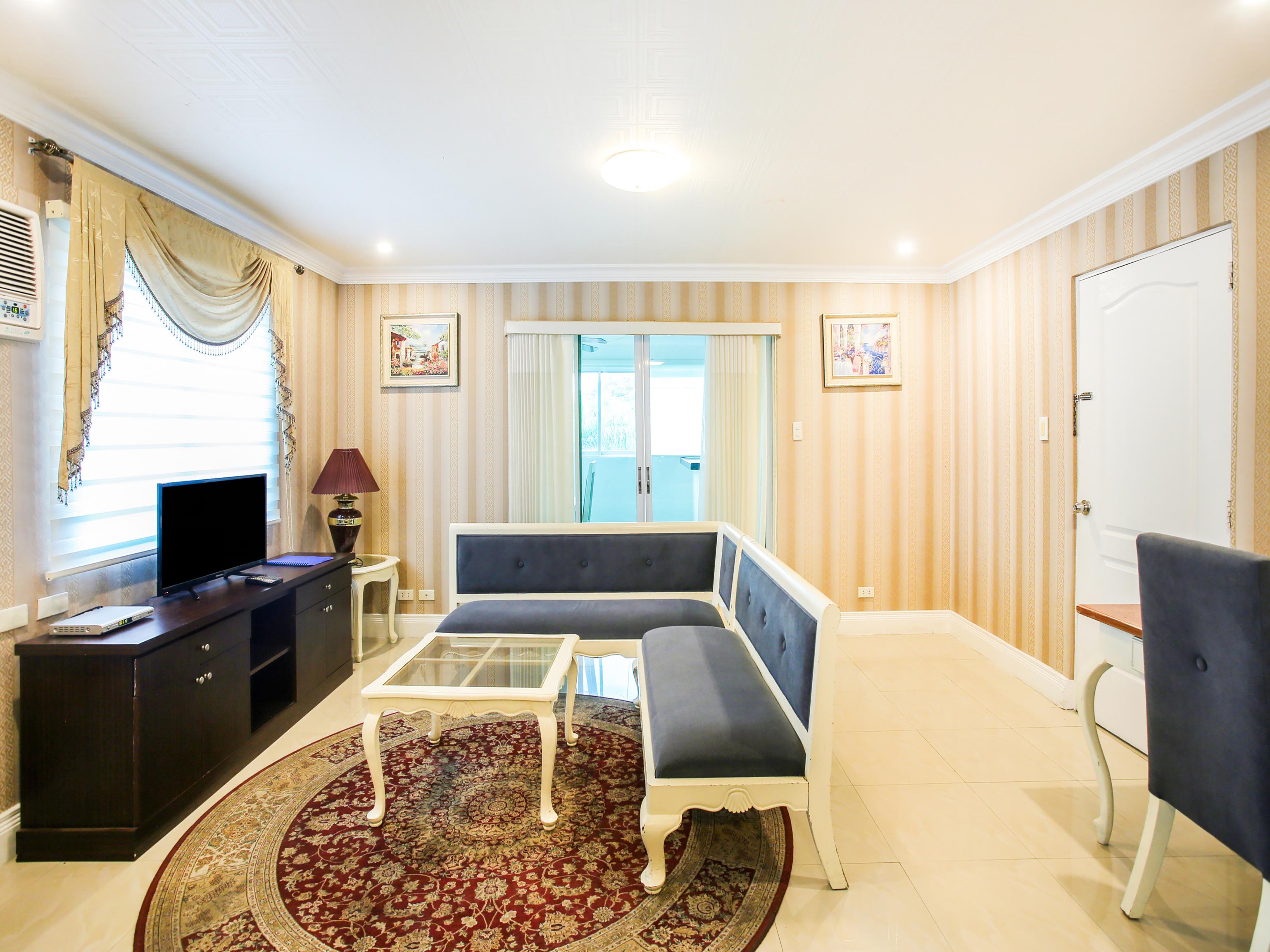 Hotel Euroasia By Bluebookers Angeles Luaran gambar