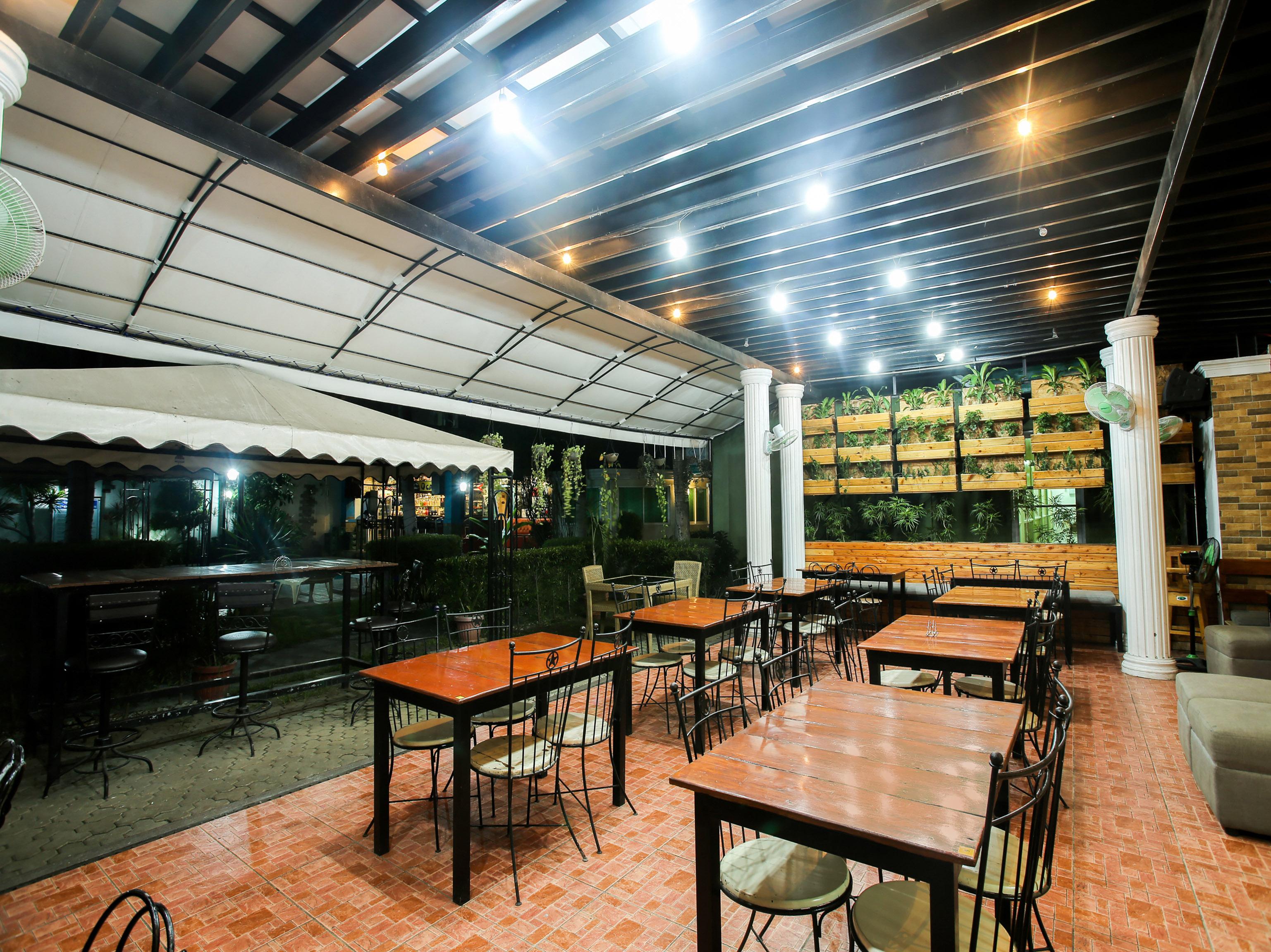 Hotel Euroasia By Bluebookers Angeles Luaran gambar