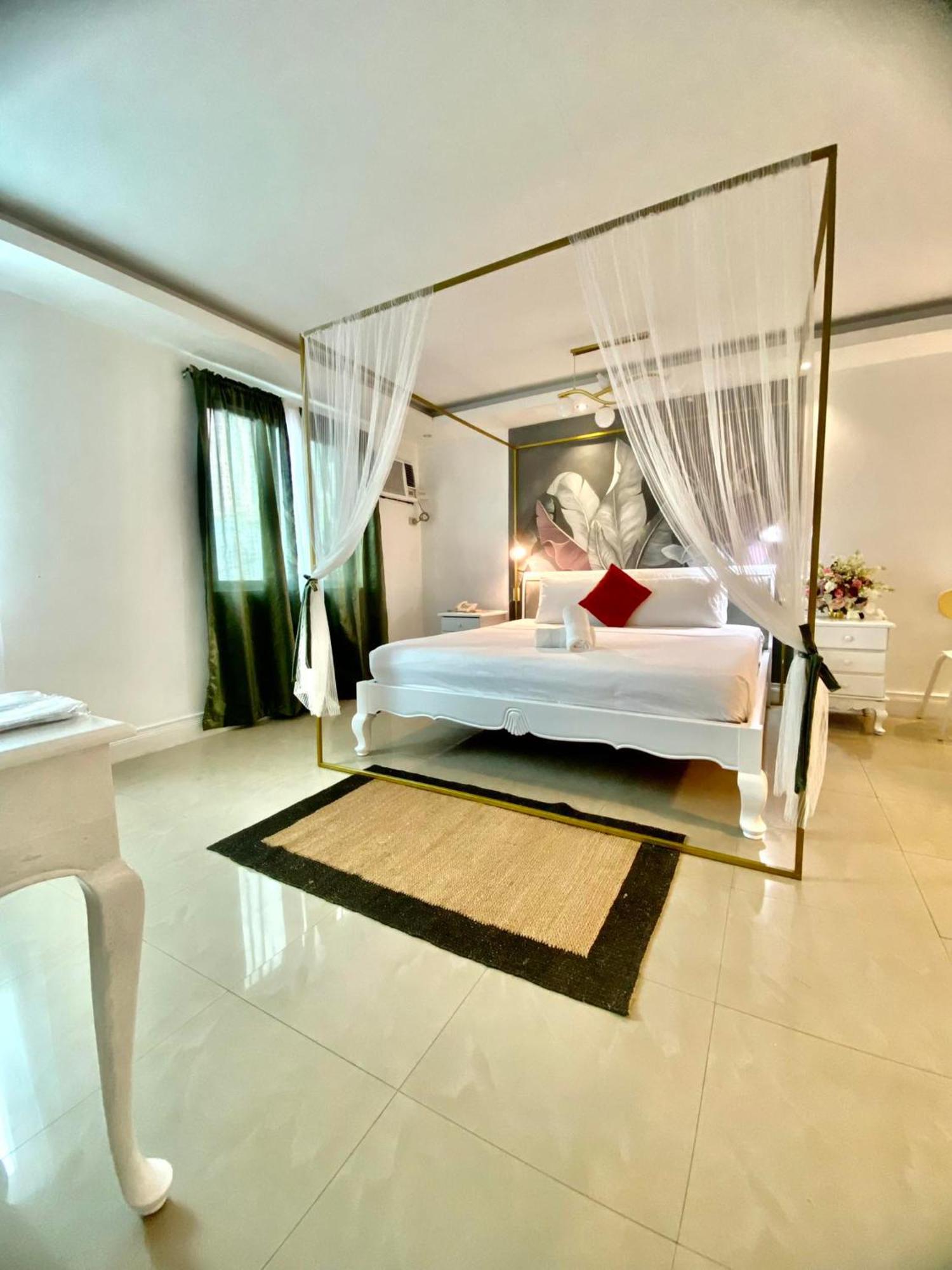 Hotel Euroasia By Bluebookers Angeles Luaran gambar