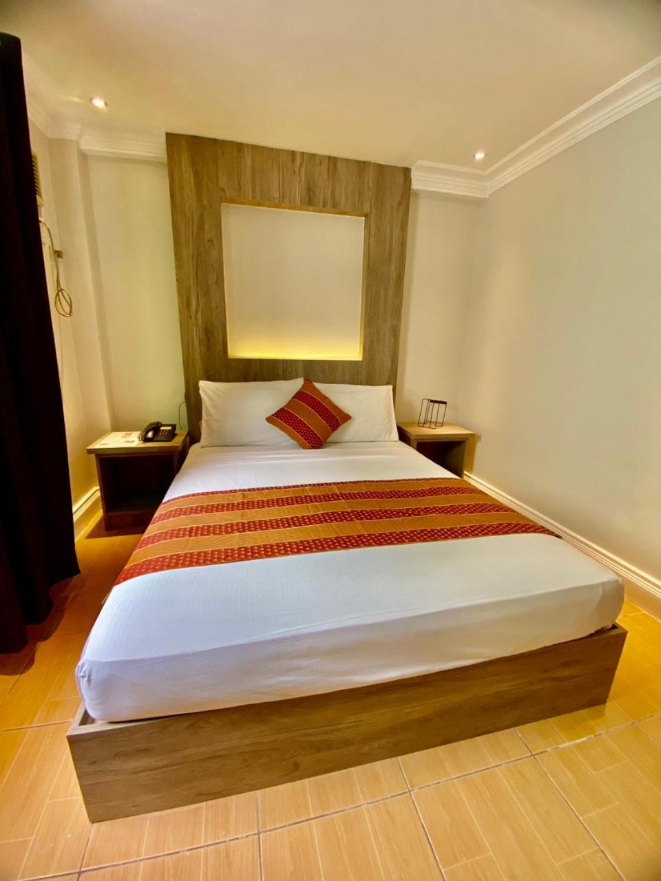Hotel Euroasia By Bluebookers Angeles Luaran gambar