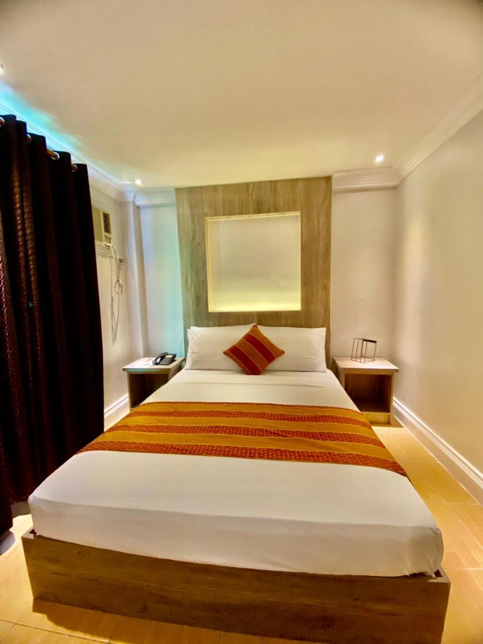 Hotel Euroasia By Bluebookers Angeles Luaran gambar