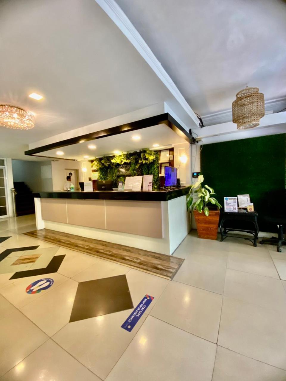 Hotel Euroasia By Bluebookers Angeles Luaran gambar