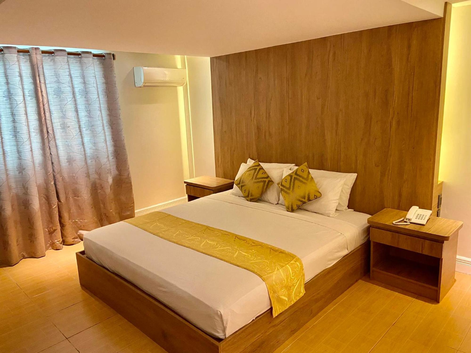 Hotel Euroasia By Bluebookers Angeles Luaran gambar
