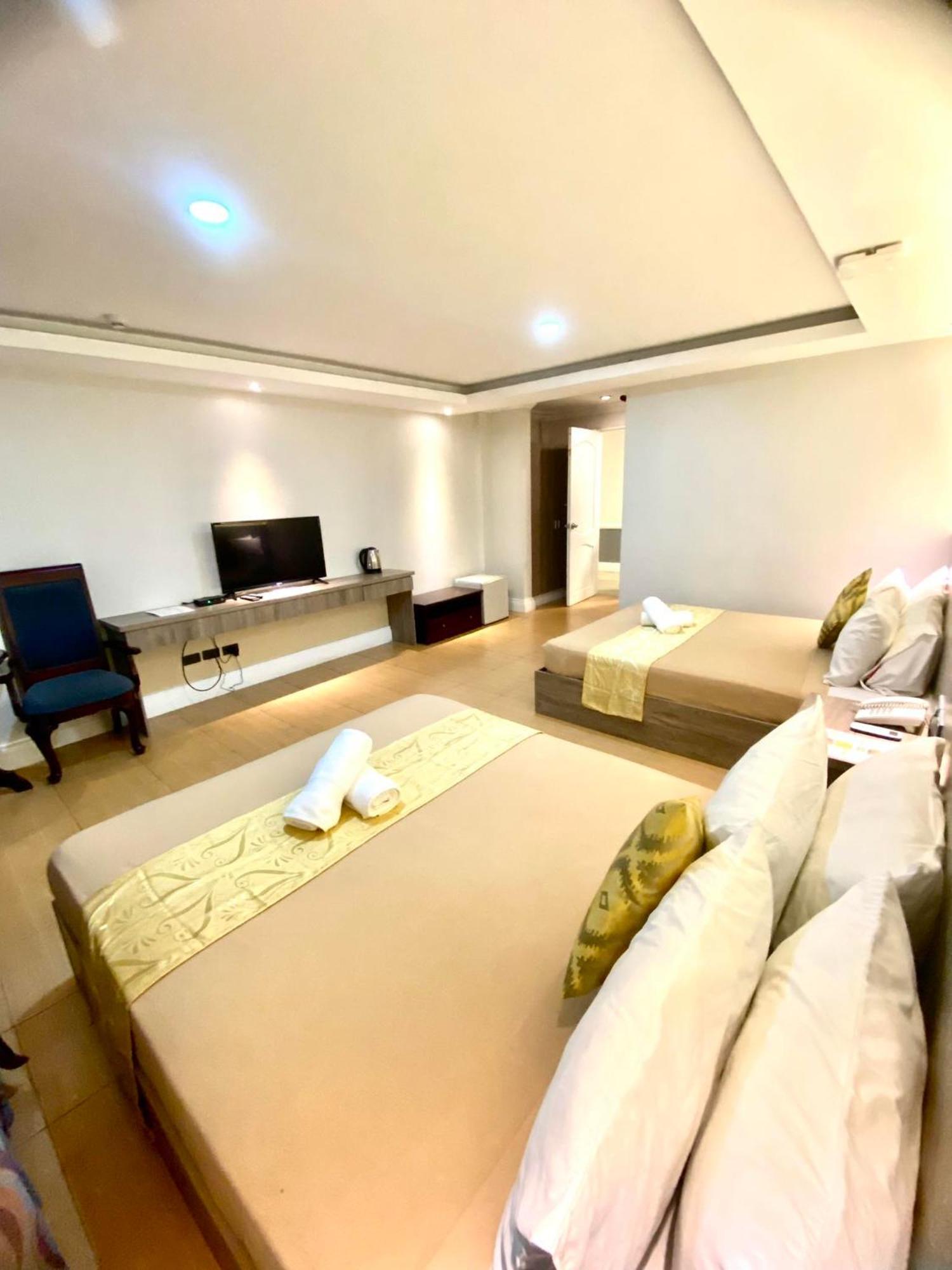 Hotel Euroasia By Bluebookers Angeles Luaran gambar