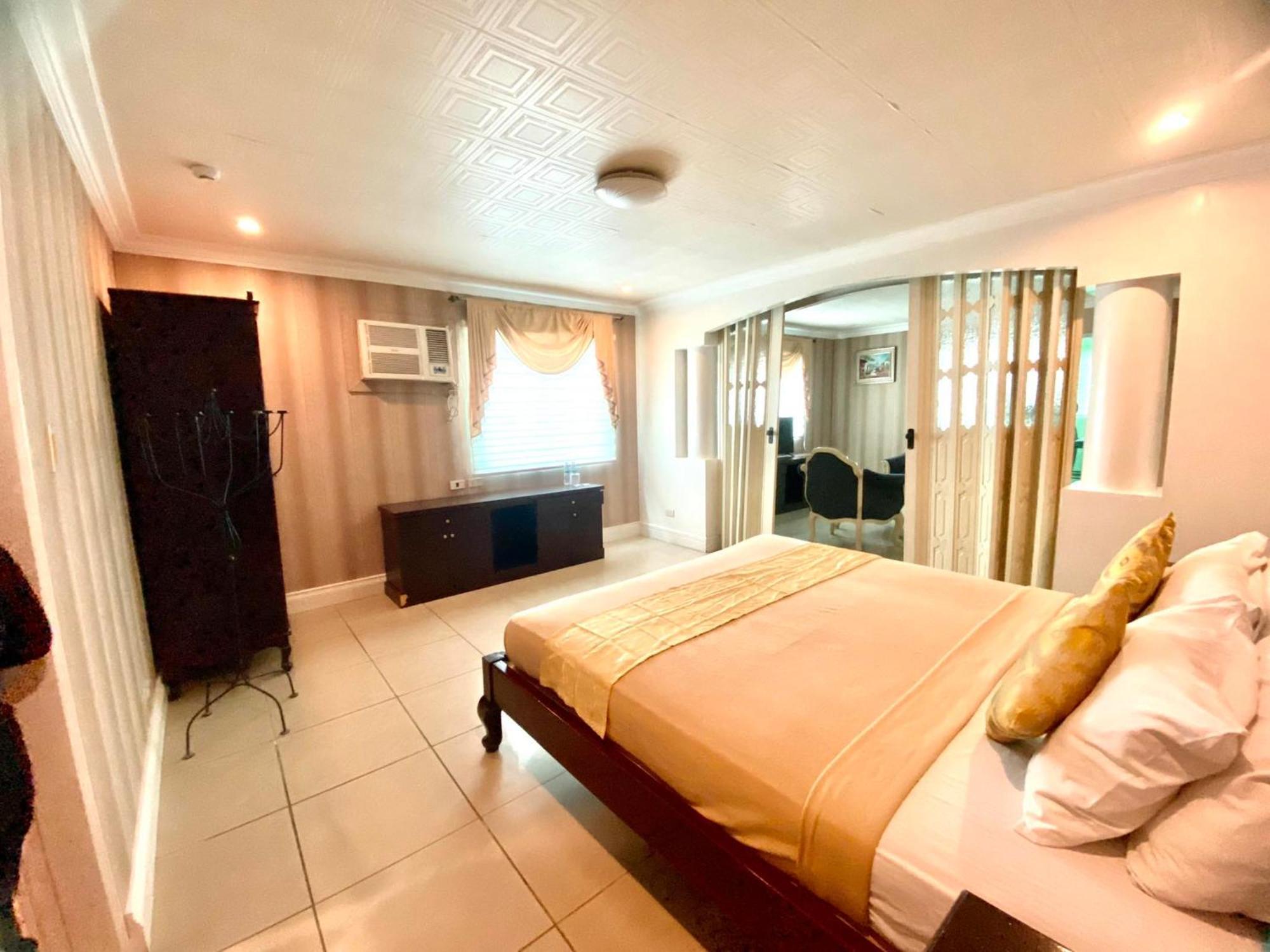 Hotel Euroasia By Bluebookers Angeles Luaran gambar