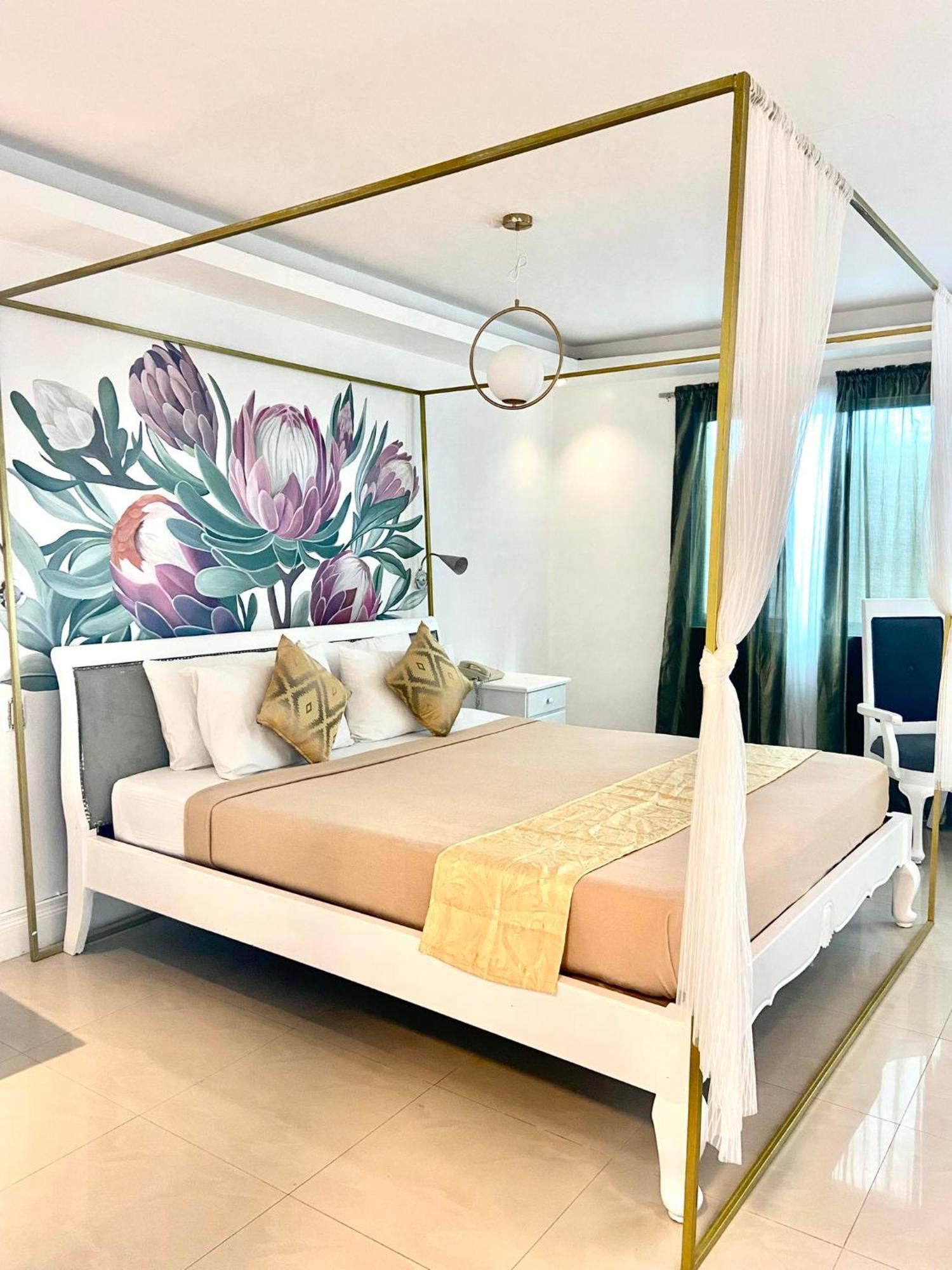 Hotel Euroasia By Bluebookers Angeles Luaran gambar